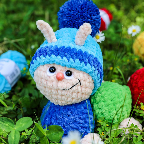 Pelotes de laine - Laine chenille - 100% polyester - 10 couleurs - Idéal amigurumis - Gründl