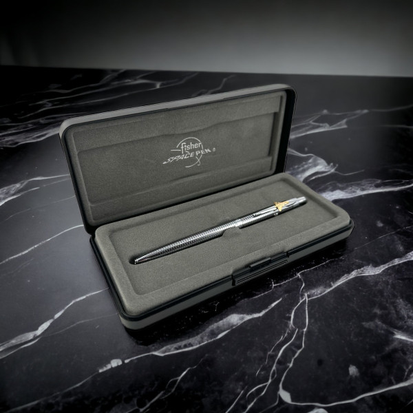 Stylo à bille - Chrome quadrillé - Encre noire - Pointe moyenne - Rétractable - Fisher Space Pen
