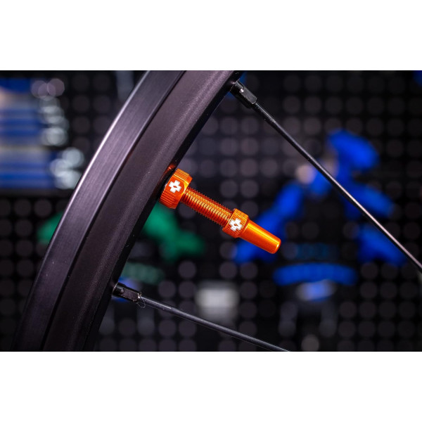Valves pour pneu sans chambre à air - Paire de 2 - Alu - 44mm - Orange - Muc-Off