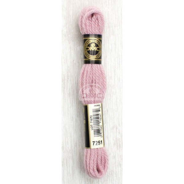 photo-Fil de laine - DMC - Laine Colbert - 100% laine - Pourpre rose - 7251 - Canevas