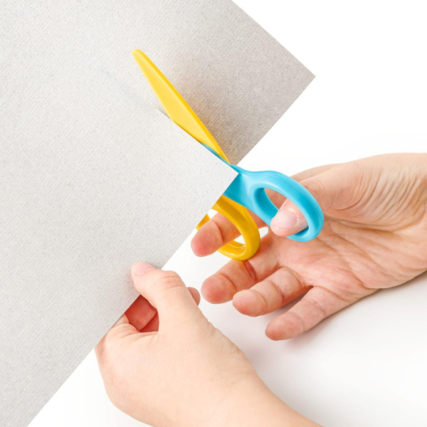 Ciseaux pour droitier - Lame de 10cm - Bouts ronds - Staedtler - Noris Junior